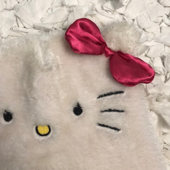 Hello Kitty winter hat - Picture 2 of 4